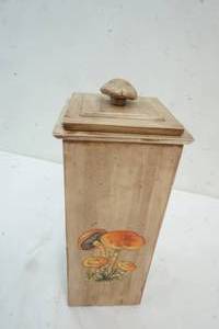 lot 96 image: Handmade Porcelain Mushroom Design Container