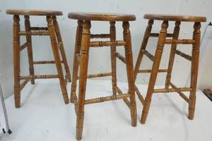 lot 107 image: 3 Wooden Bar Stools