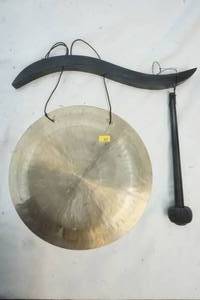 lot 112 image: Chinese Gong