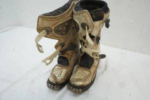 lot 170 image: Thor White Motor Crossing Boots