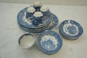lot 184 image: Vintage English Village Dining Set