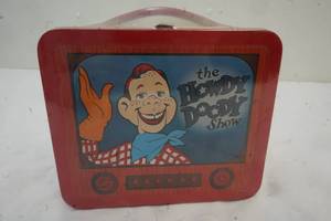 lot 209 image: Vintage Sealed Howdy Doody Hallmark School Days