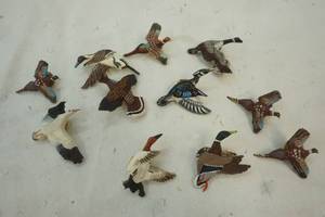 lot 214 image: Variety of Bird Pins & Duck Unlimited Pins