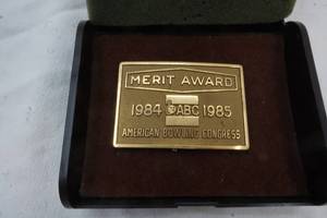 lot 246 image: Vintage Belt Buckle Merit Award 1984 ABC 1985