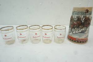 lot 259 image: Vintage Budweiser Drinking Glasses & Budweiser Stein