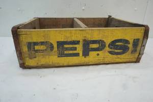 lot 264 image: Vintage Pepsi-Cola Wooden Crate