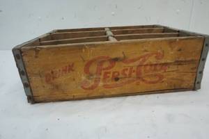 lot 265 image: Vintage Pepsi-Cola Wooden Crate