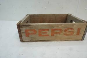 lot 266 image: Vintage Pepsi-Cola Wooden Crate