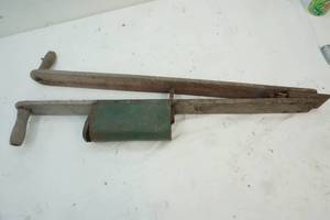 lot 270 image: Vintage Seeder