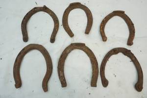 lot 271 image: Vintage Horseshoes