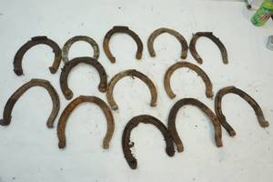 lot 275 image: Variety of Vintage Horseshoes