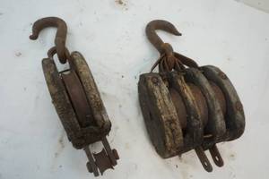 lot 278 image: Vintage Wood Pulley