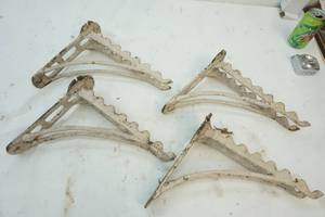 lot 282 image: Vintage Tool Rack Holders