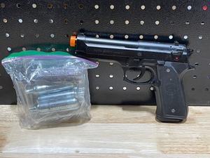 Beretta Airsoft Gun and CO2 Cartridges