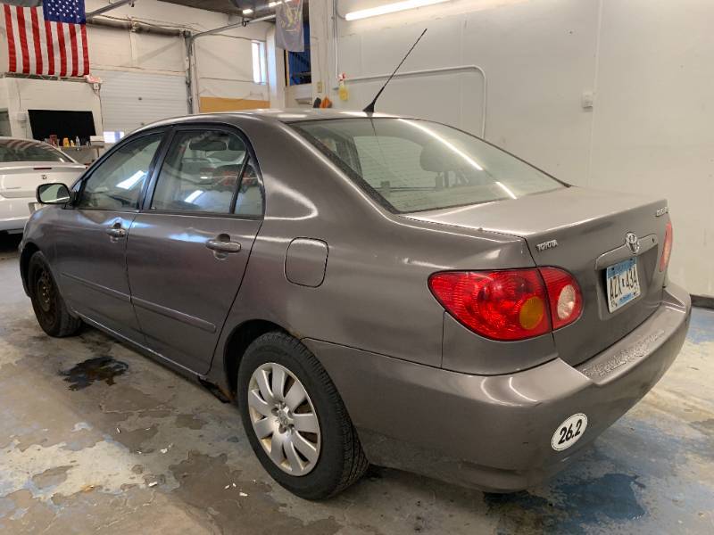 2004 Toyota Corolla LE