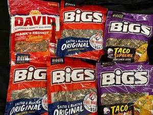 lot 119 image: Sunflower seed variety bag Best By 09042024