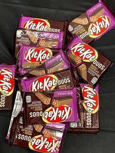 lot 153 image: Kit Kat Duo 12 bars Best By 092023