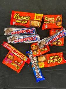 lot 292 image: Candy Bundle