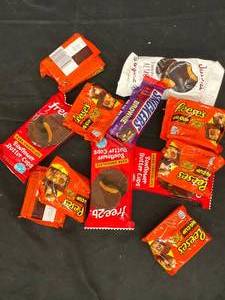 lot 301 image: Random Candy