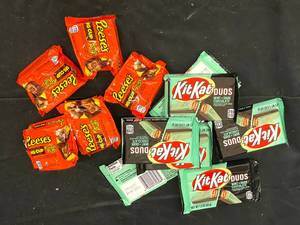 lot 330 image: Kit Kat and Reeses