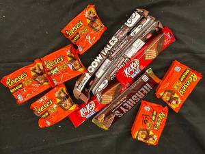 lot 335 image: Chocolate variety bag