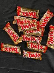 lot 338 image: Twix Bundle