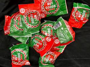 lot 511 image: Nut Goodie bars