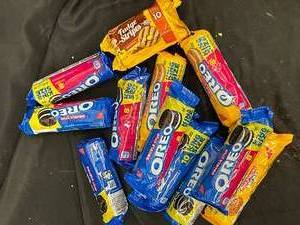 lot 832 image: Cookie Bundle Oreo double stuffed Best By 092023