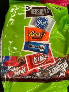 lot 401 image: Snack Bars Variety Bag Best By 102023
