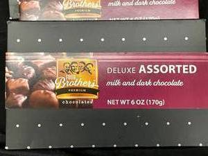 lot 731 image: Deluxe Assorted Chocolate 4 boxes