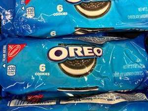 lot 732 image: Oreo 6 packs Best By 02062024