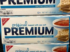 lot 868 image: Nabisco Saltine Crackers 6 Boxes Best By 01312024