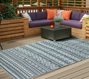 lot 240 image: Outdoor Plastic Straw Rug Measures 6 x 9 Waterproof Boho