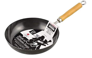 lot 252 image: Pearl Metal HB-2403 Tsubamesanjo Iron Frying Pan, 10.2 inches