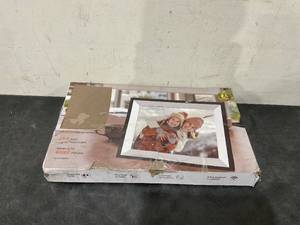 lot 206 image: Digital Picture Frame