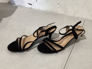 lot 326 image: SIZE 9 IDIFU IN2 Strappy Heels for Women