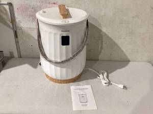 lot 536 image: White Hot Towel Warmer Bucket