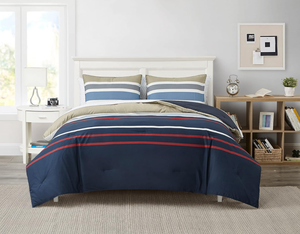 lot 11 image: Nautica - Queen Comforter Set
