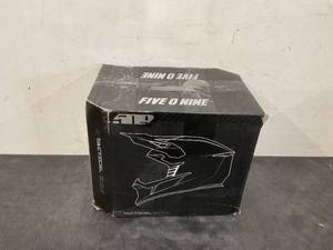 lot 67 image: 509 Tactical 2.0 Youth Offroad Helmet MEDIUM