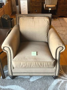 lot 5 image: Wonderful Bernhardt Brae 39.5 Armchair (2555-052) in Excellent Condition - $1,139.99 Original Purchase Price