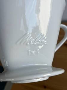 lot 83 image: Melitta Pour Over Ceramic Coffee Brewer Filter in Porcelain White 1 Hole Single Cup in Excellent Condition