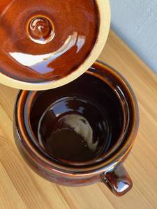 lot 98 image: Wonderful 7 Bean Pot in Excellent Condition