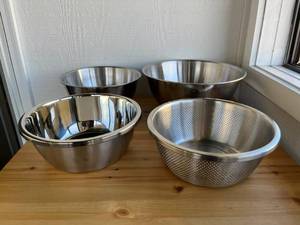 lot 100 image: Variety of Stainless Steel Mixing Bowls in Nice Condition
