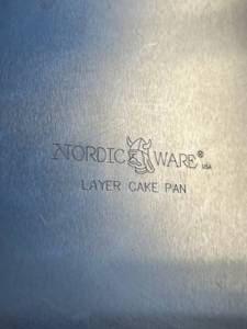 lot 104 image: Variety of Pie Pans and Nordic Ware Layer Cake Pans in Excellent Condition