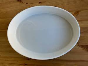 lot 106 image: Nice Pillivuyt (Made in France) Porcelain Oval Baker with 14.5 Opening