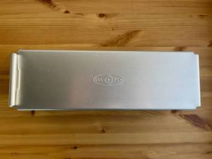 lot 110 image: USA Pan Bakeware Pullman Loaf Pan with Cover (13 x 4) in Excellent Condition