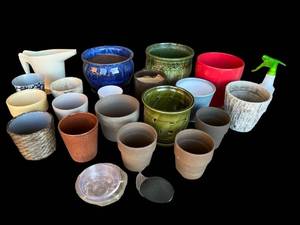 lot 212 image: Huge Planter Pot Lot in Excellent Condition