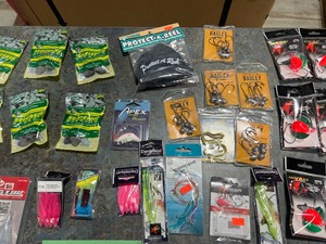 LOT OF FISHING TACKLE