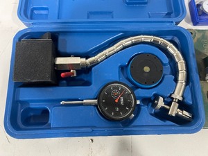 3 DIAL INDICATORS & PRECISION SQUARE