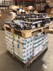 Pallet of Assorted Light Bulbs Various Models and Conditions  Customer Returns See Pictures